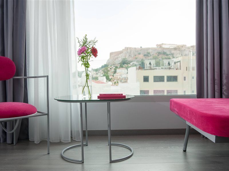 Utopia Ermou 4*